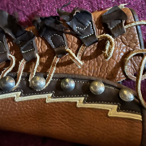 Bald Mountain Moccasins handmade one of a kind w Indian head nickel buttons - Picture 13 of 16